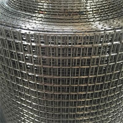 کیفیت بالا 1/2 در X 1/2 در رول مش سیم جوشی گالوانیزه با روکش PVC برای حصار محوطه حیوانات باغبانی