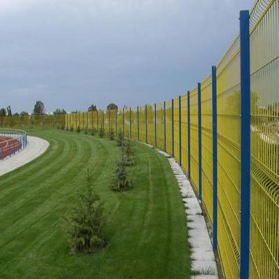 حصار منحنی سه بعدی 1.5 متر × 2.5 متر با پوشش ضد زنگ ممتاز PVC برای زمین بازی پارک