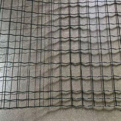 شیلی مزرعه سبز رنگ PVC پوشش داده شده 50x50mm میش باز کردن یورو هلند Welded سیم میش حصار
