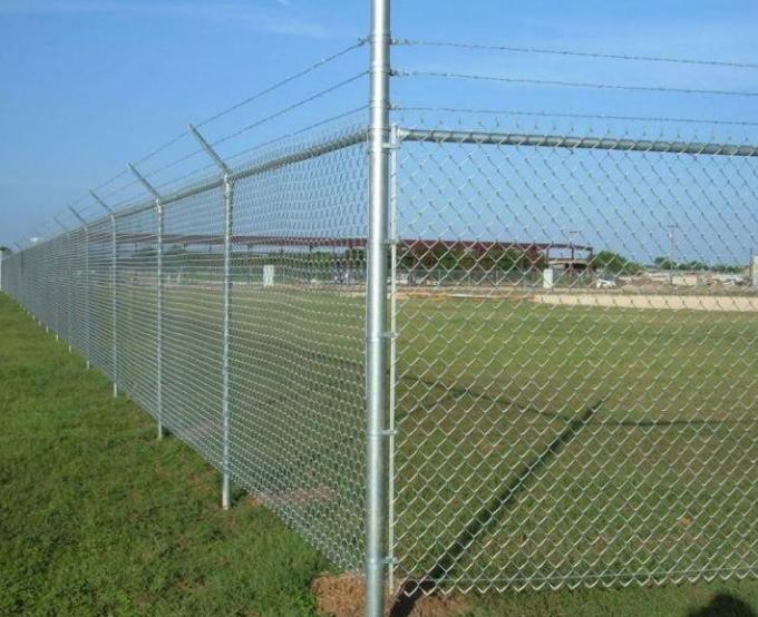 100ft 50ft 8ft 6 Ft گالوانیزه زنجیر لینک حصار رول های 2.0mm Cyclone Mesh Fencing 0