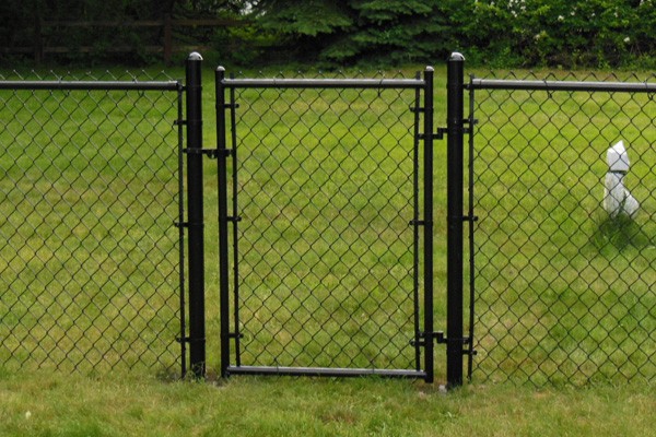 100ft 50ft 8ft 6 Ft گالوانیزه زنجیر لینک حصار رول های 2.0mm Cyclone Mesh Fencing 2