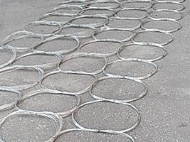 0.4-0.9mm ضد تانک موانع سیم میش تانک خطوط زخم فولاد سیم حصار 0