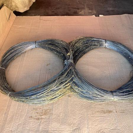 0.4-0.9mm ضد تانک موانع سیم میش تانک خطوط زخم فولاد سیم حصار 2