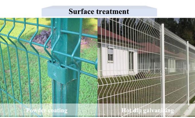 50x200mm Mesh 3D Curved Fence مثلث خم شده 1.83mx2.5m پانل 0